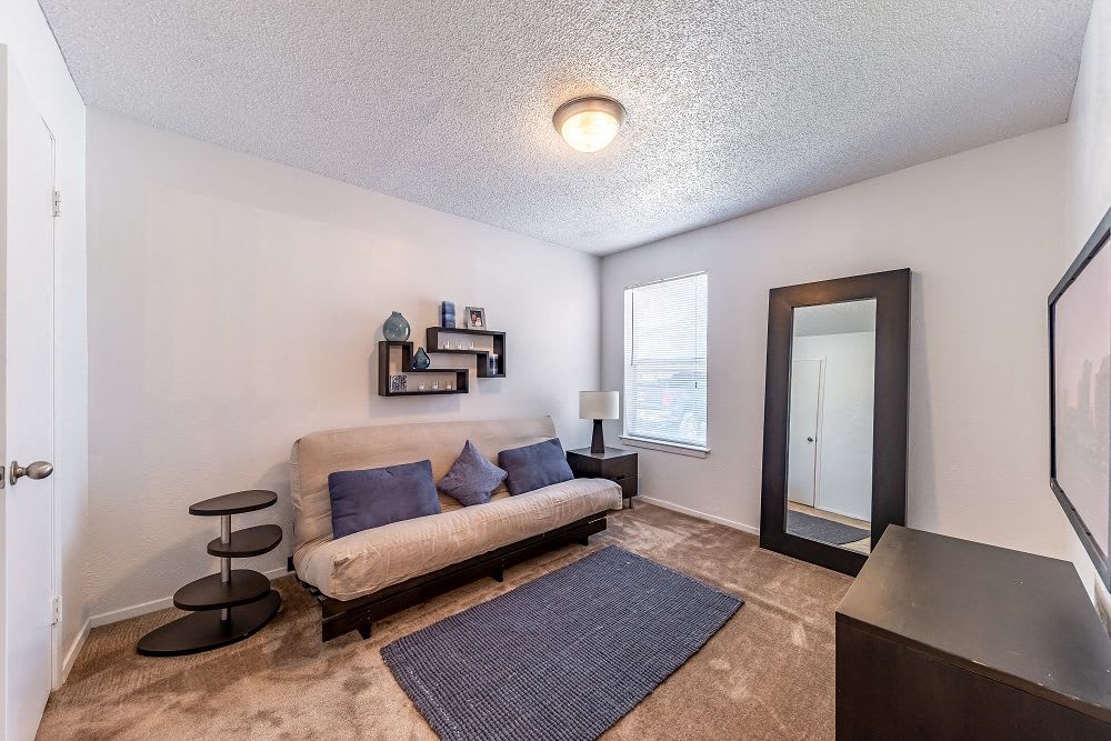 Images & Video Arbor Creek Apartments